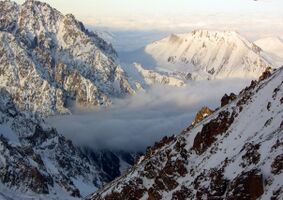 В Алмате облачно, а у нас ясно, мы же выше)))