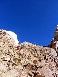 Фото 9. Начало спуска с пер.Туюксу.