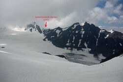 Фото 61. Вид с пер.Вокруг Света Зап. на нижнюю часть лед.Агнайтор.