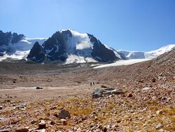 Фото 1. Подход к леднику Туюксу.