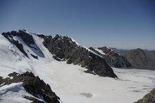 Вид на пик Лепсинский с восточной стороны СЦХ