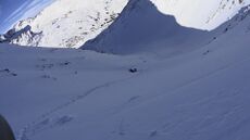 Группа на перевальном взлете перед седловиной Детского.