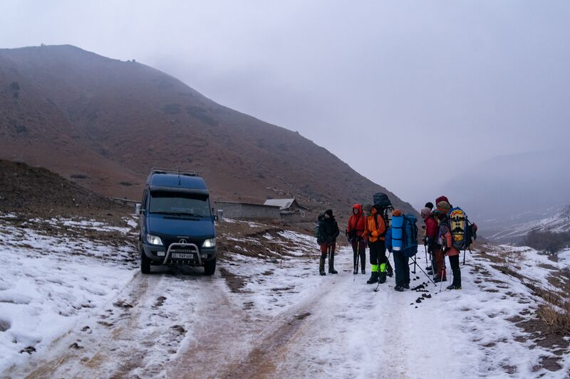 Файл:Встретили машину.jpg