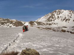 Тропежка на пути к перевалу Ак-Карасу