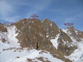 Рис. 12. Слева на право: пер. Пионер (1Б), пик Пионер, пер. М. Мометовой (1Б)