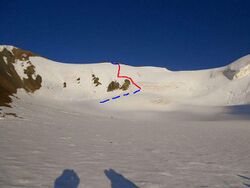 Фото 32. Пер.Бивачный. Отмечен реальный путь подъема группы (неоптимальный).