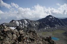 озеро у истока реки Кызылауз