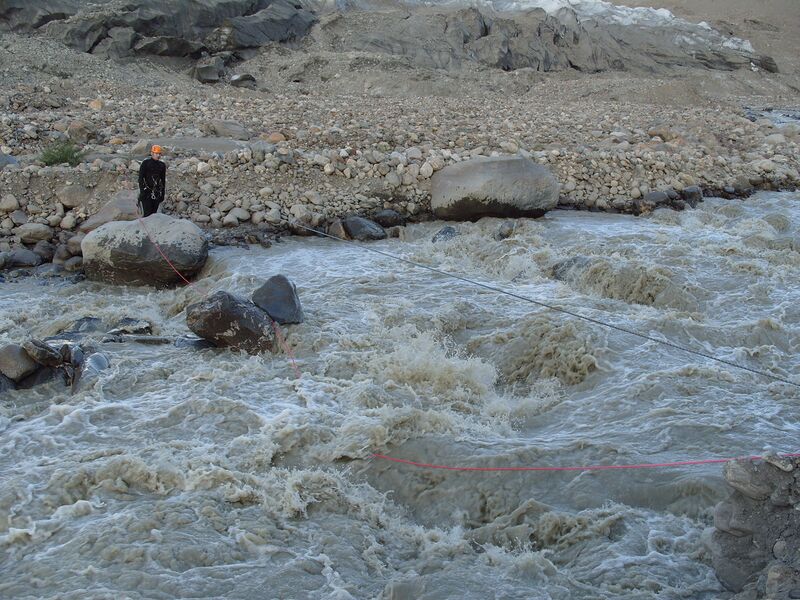 Файл:Scherbakov V Pamir2014 present095.jpg