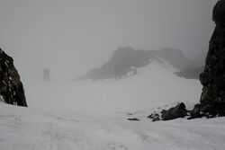 Фото 18. Вид с седловины пер.Северцова на верхнюю часть пути подъема.