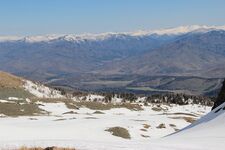 Вид на Убинский хребет с подъёма на перевал Межозёрный, внизу долина реки Белая Уба, очень популярная у наших водников