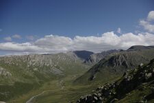 Вид с плато на слияние рек Сарымсакты и Кызылаузмуз