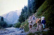 По тропам, мостам и дорогам в направлении реки Большой Баскан