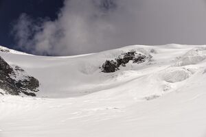 Нам сначала прямо, а перед взлетом направо