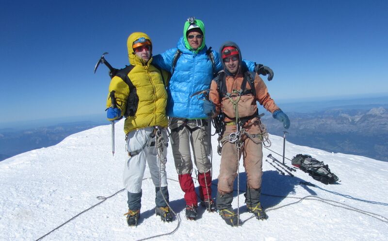 Файл:MontBlanc2016aug groupOnTheSummit.JPG