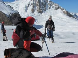 Рис. 4.31. Командир заболел, вызываем вертолет.