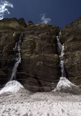 Природная симметрия, никакого фотошопа.
