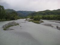 Вид на Тентек с моста вверх по течению