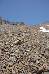 Фото 25. Спуск с пер.Бешкёль (1Б), вид снизу.