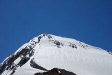 Вид на вершину Энергия 5120 с седловины пер. Чимтарга 4740