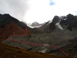 Фото 13. Морены лед.Калесника с перелаза через гребень.