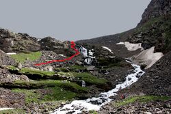 Фото 7. Первый пояс скал на р.Савакотурур.