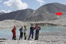 9 августа 2009 год Вид в сторону перевала Сарыбирюк 3439,4. Подходим к перевалу "Дружба".